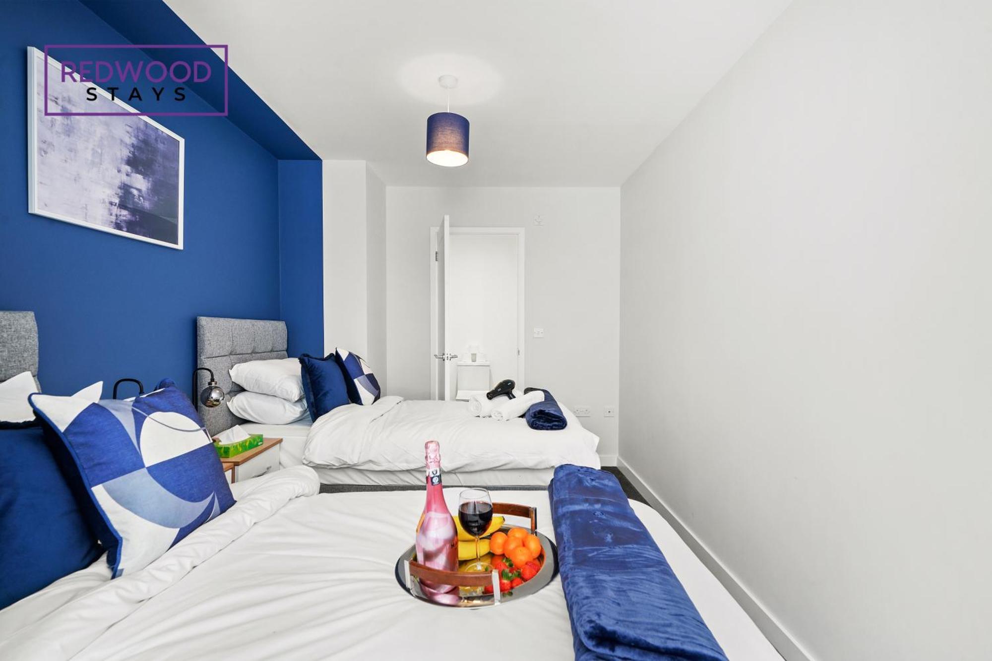 Quality 1 Bed 1 Bath Apartments For Contractors By Redwood Stays Farnborough  Bagian luar foto