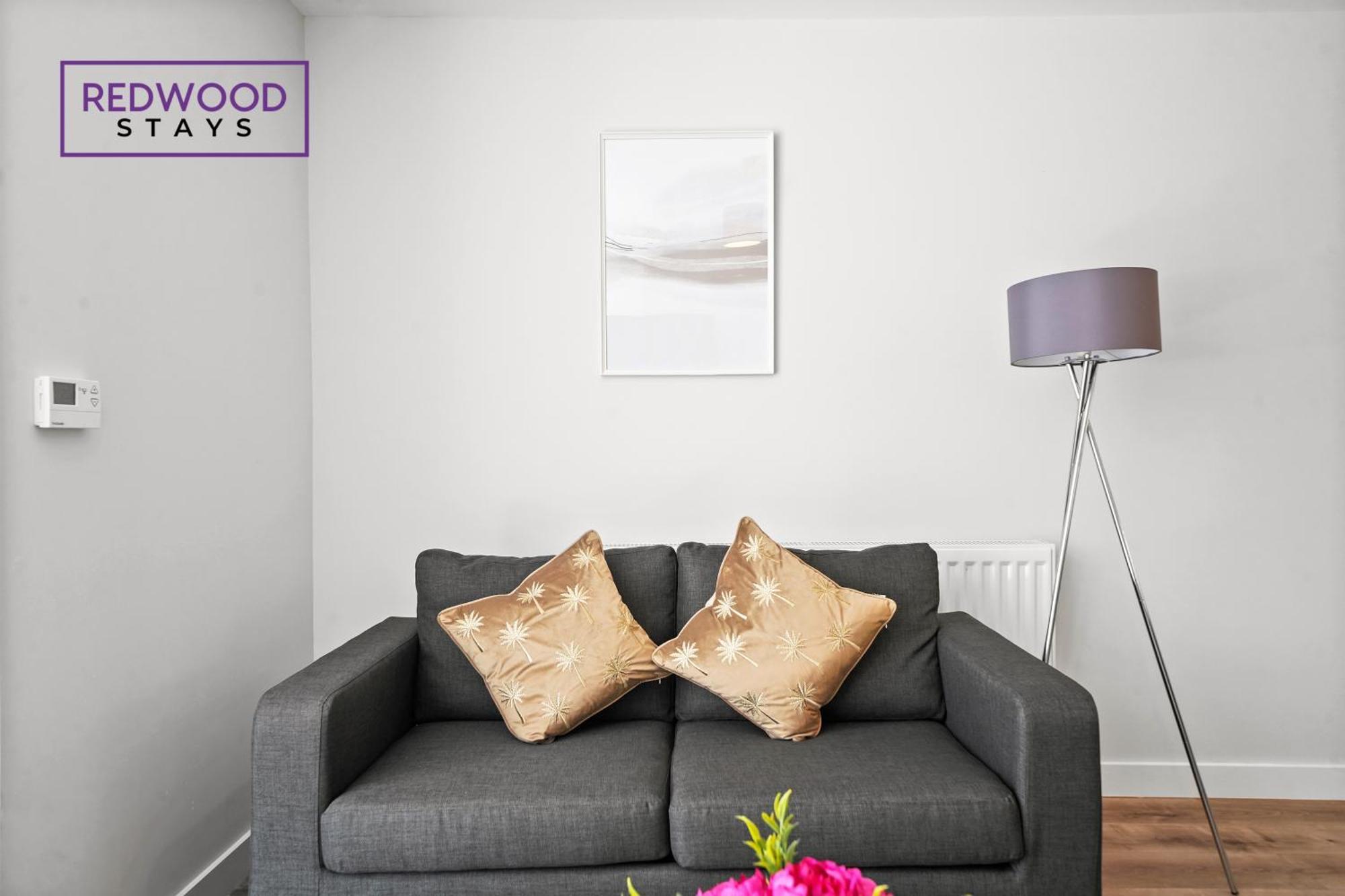 Quality 1 Bed 1 Bath Apartments For Contractors By Redwood Stays Farnborough  Bagian luar foto