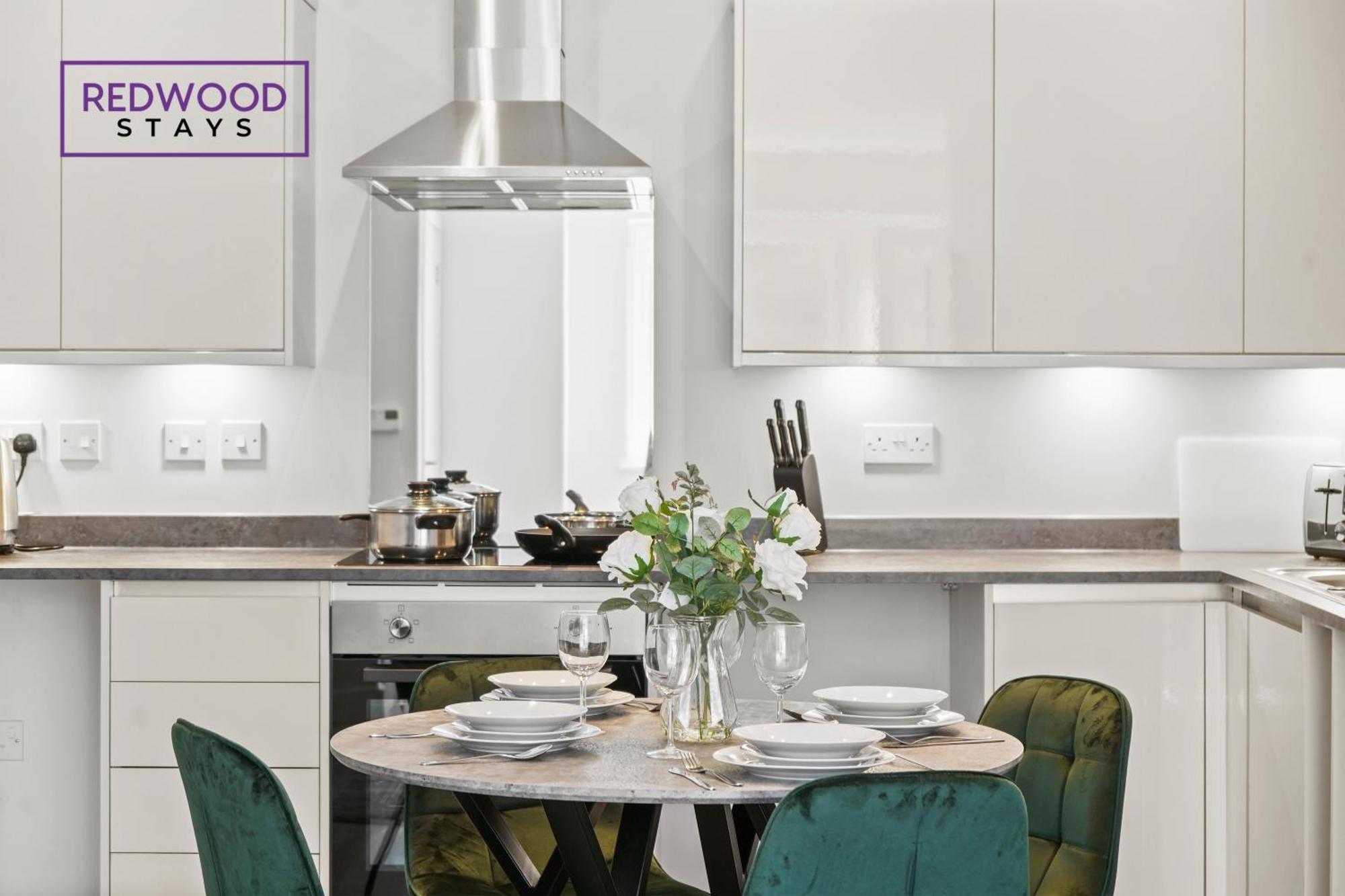 Quality 1 Bed 1 Bath Apartments For Contractors By Redwood Stays Farnborough  Bagian luar foto