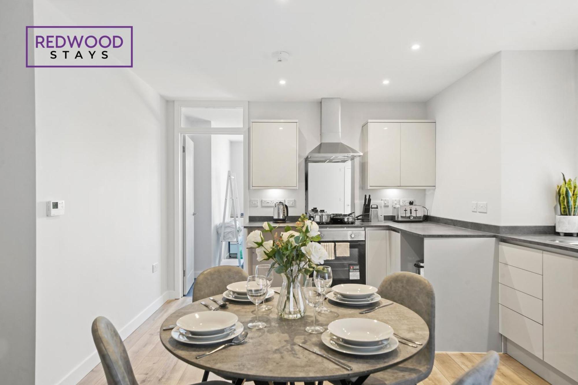 Quality 1 Bed 1 Bath Apartments For Contractors By Redwood Stays Farnborough  Bagian luar foto